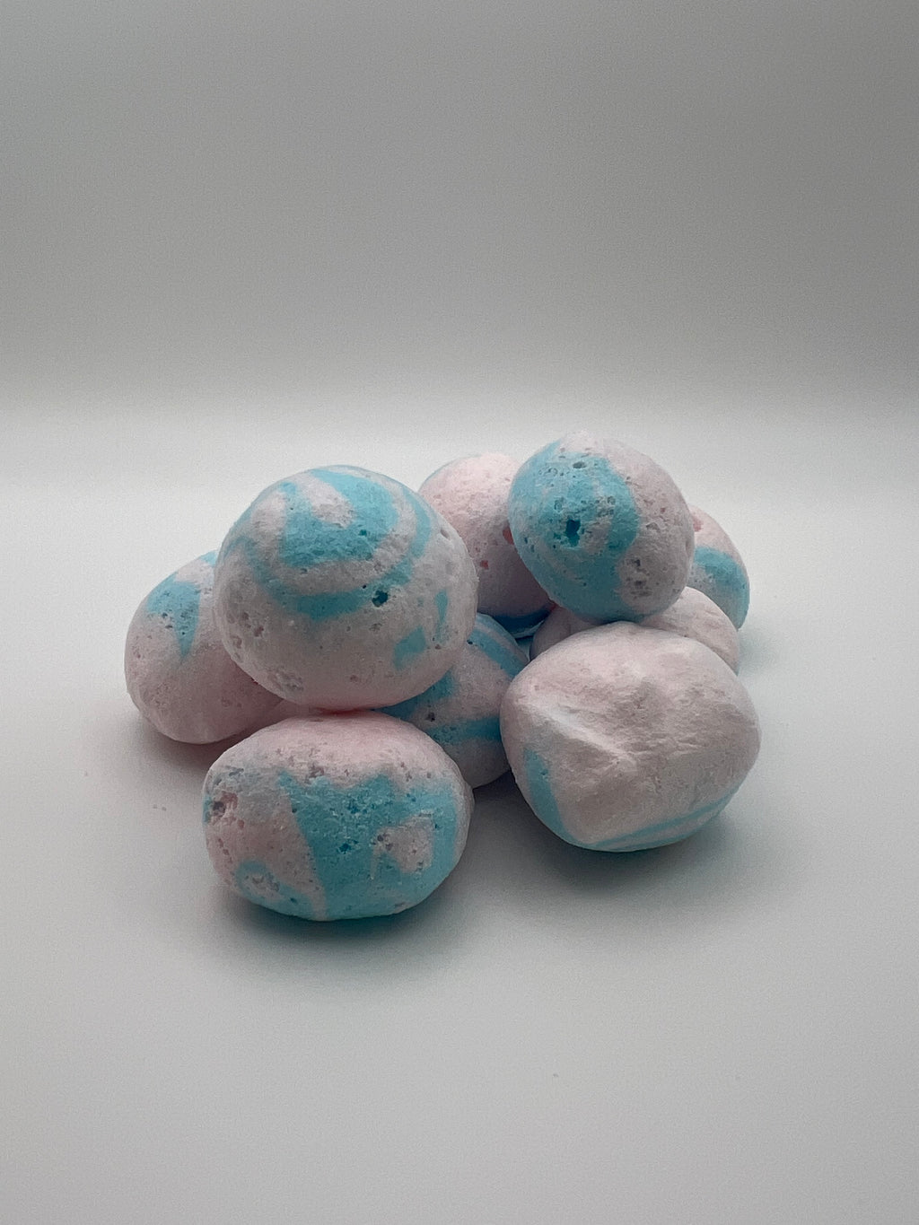 Cotton Candy Crunch Puffs – Freeze-Dried Candy