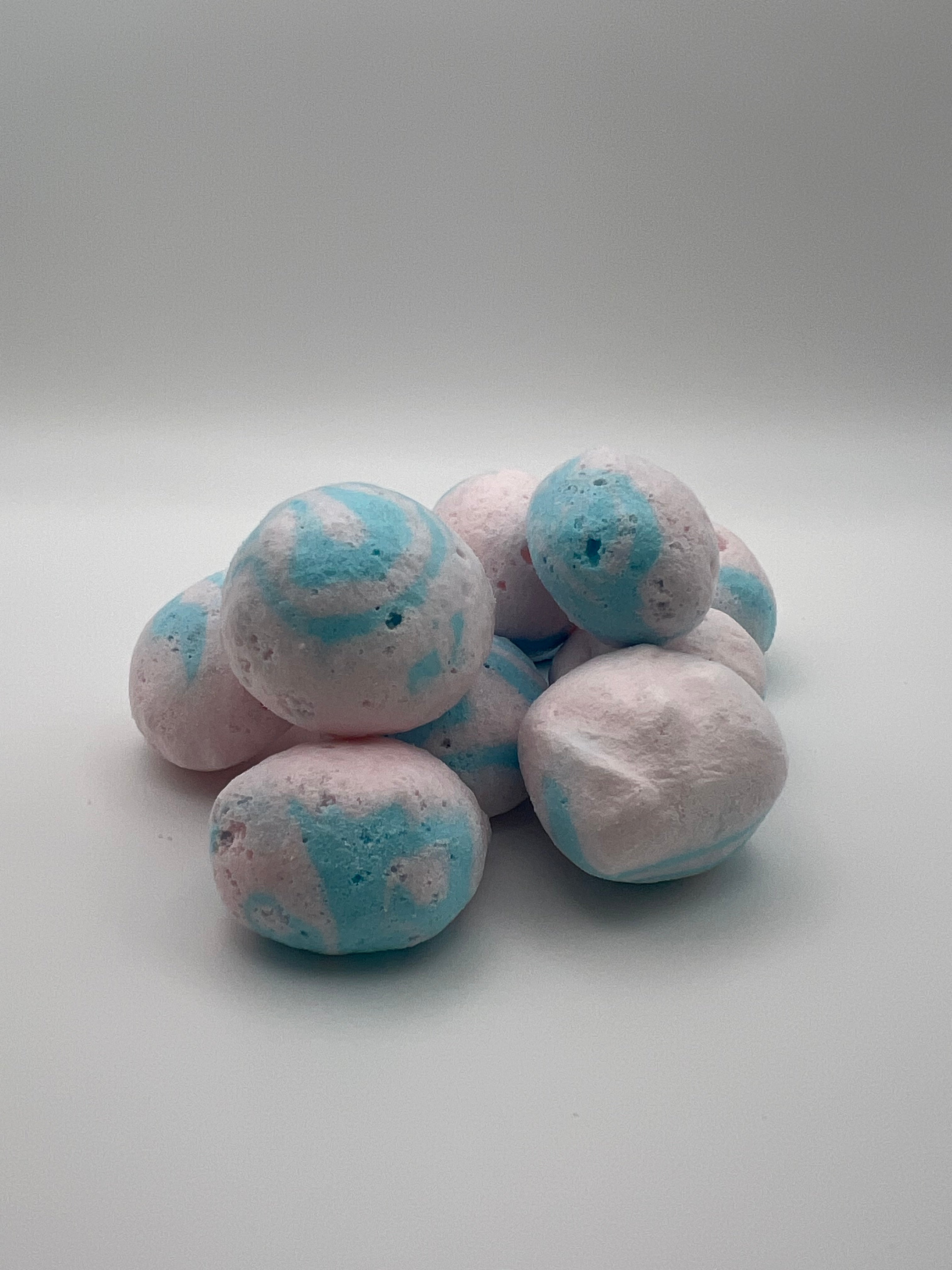 Cotton Candy Crunch Puffs – Freeze-Dried Candy