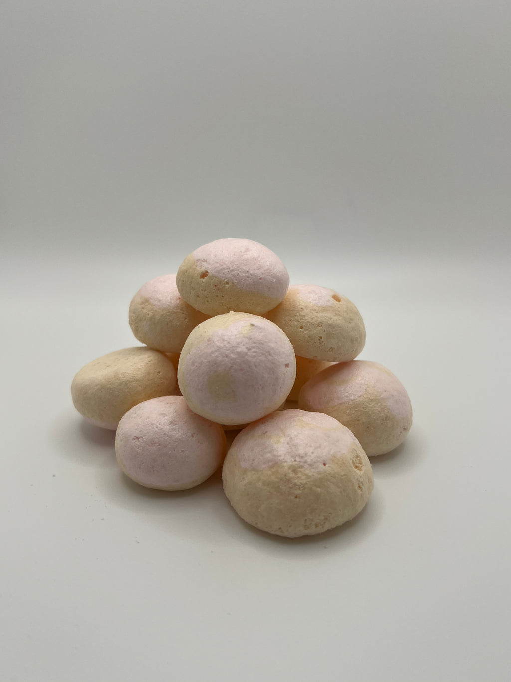 Sweet Crunch Labs Freeze-Dried Crunch Puffs – Glazed Donut Candy Balls
